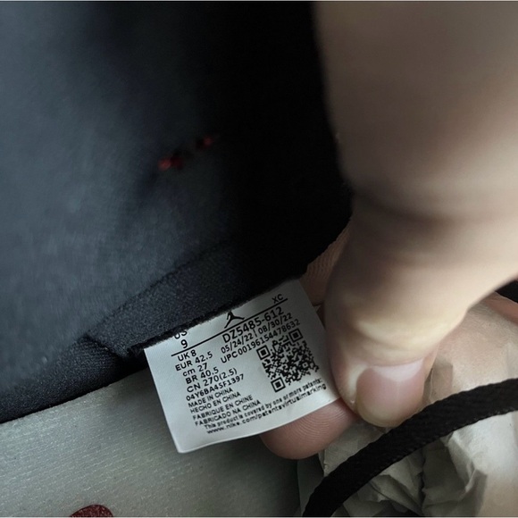 Wonmen size 10.5 Nike Air Jordan 1 retro high OG Lost & found Chicago reimagined - Picture 7 of 8